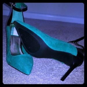 Never Worn: Green and black heels